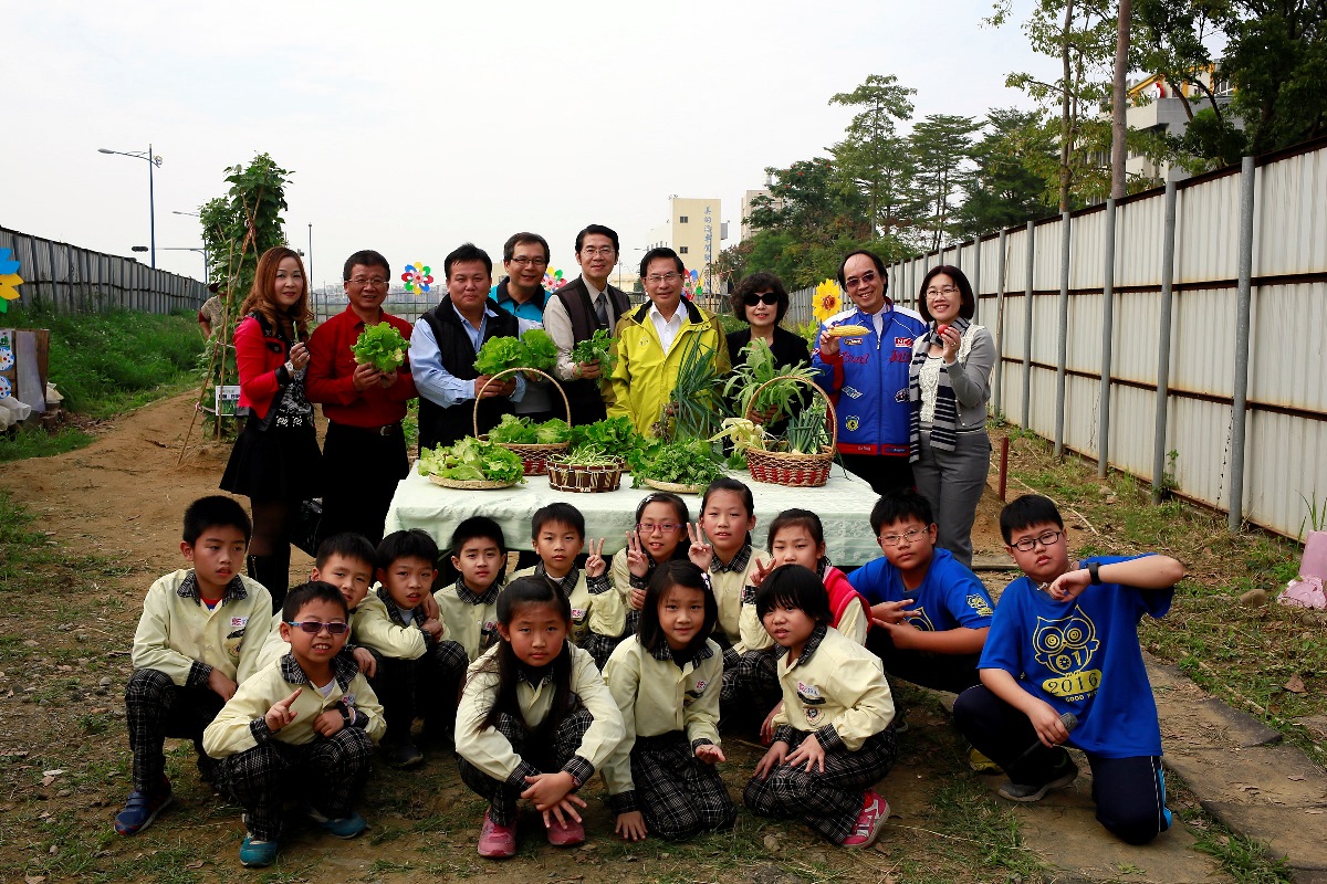 興安國小推食農教育　教學童自己種無毒蔬菜