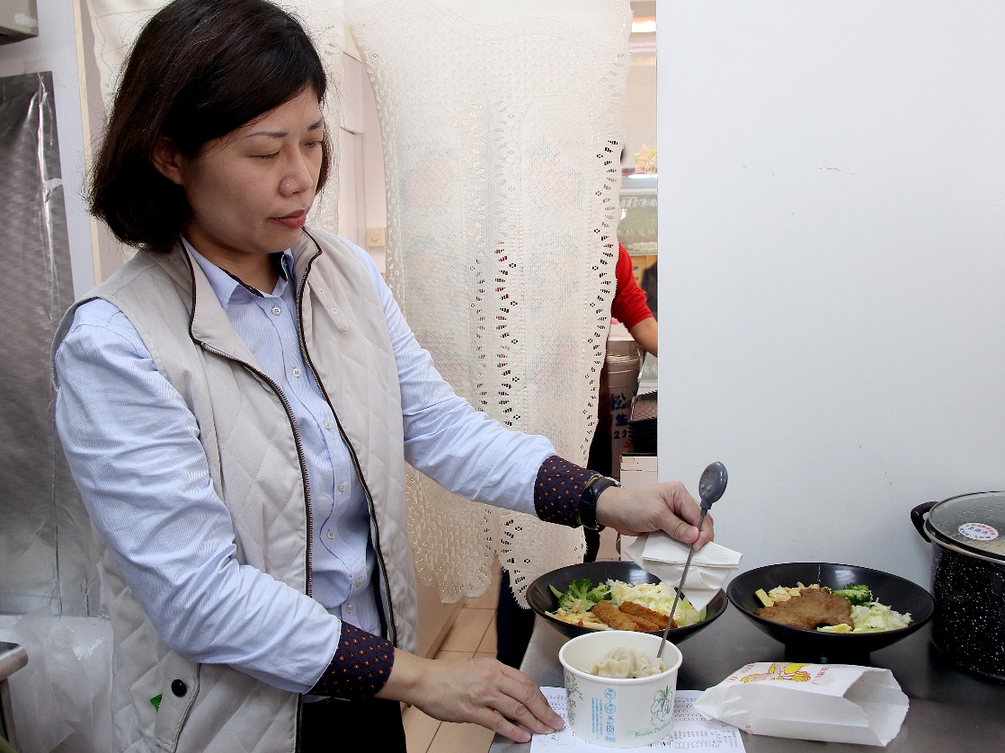 讓中正大學「食」在安心　營養師蘇芬玉把關校園食品安全