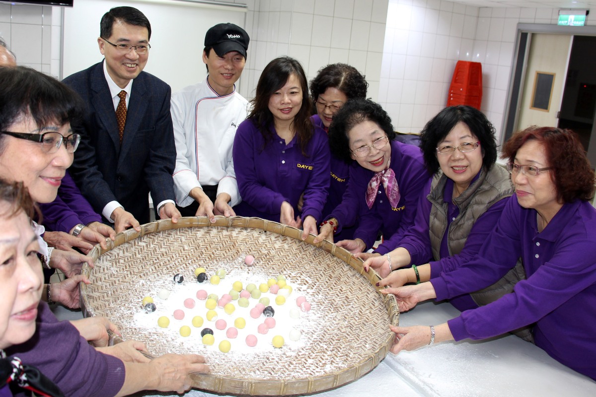 大葉樂齡阿媽搖元宵　養生五行湯圓吃健康