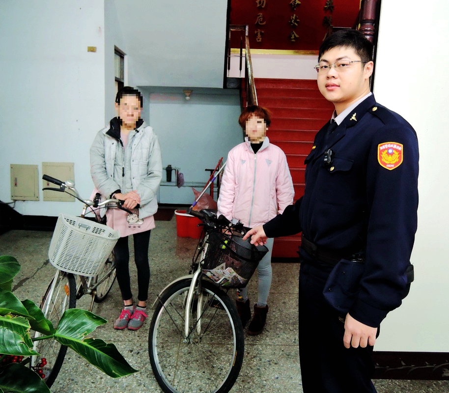 烙碼紀錄追蹤　竹山警員替民眾換回錯騎腳踏車