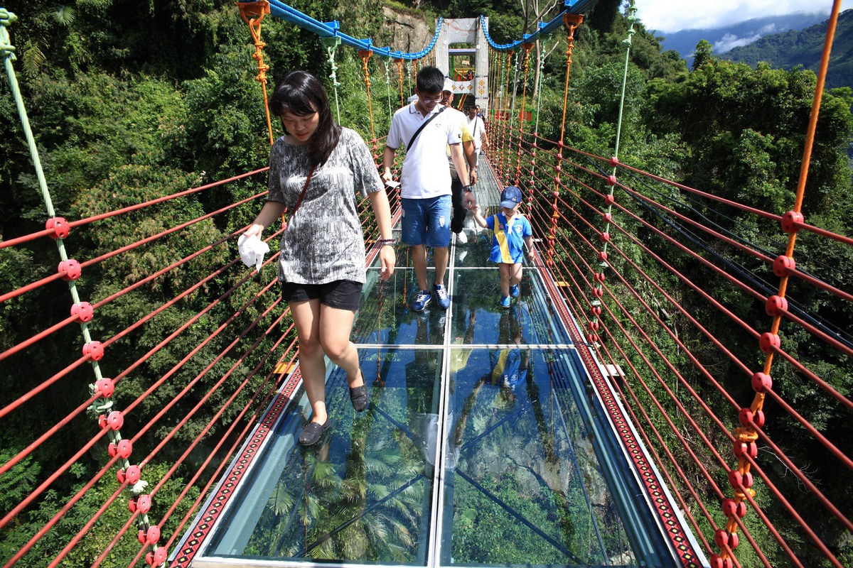 玉山星空音樂會邁入第七年　推出走玻璃橋優惠活動