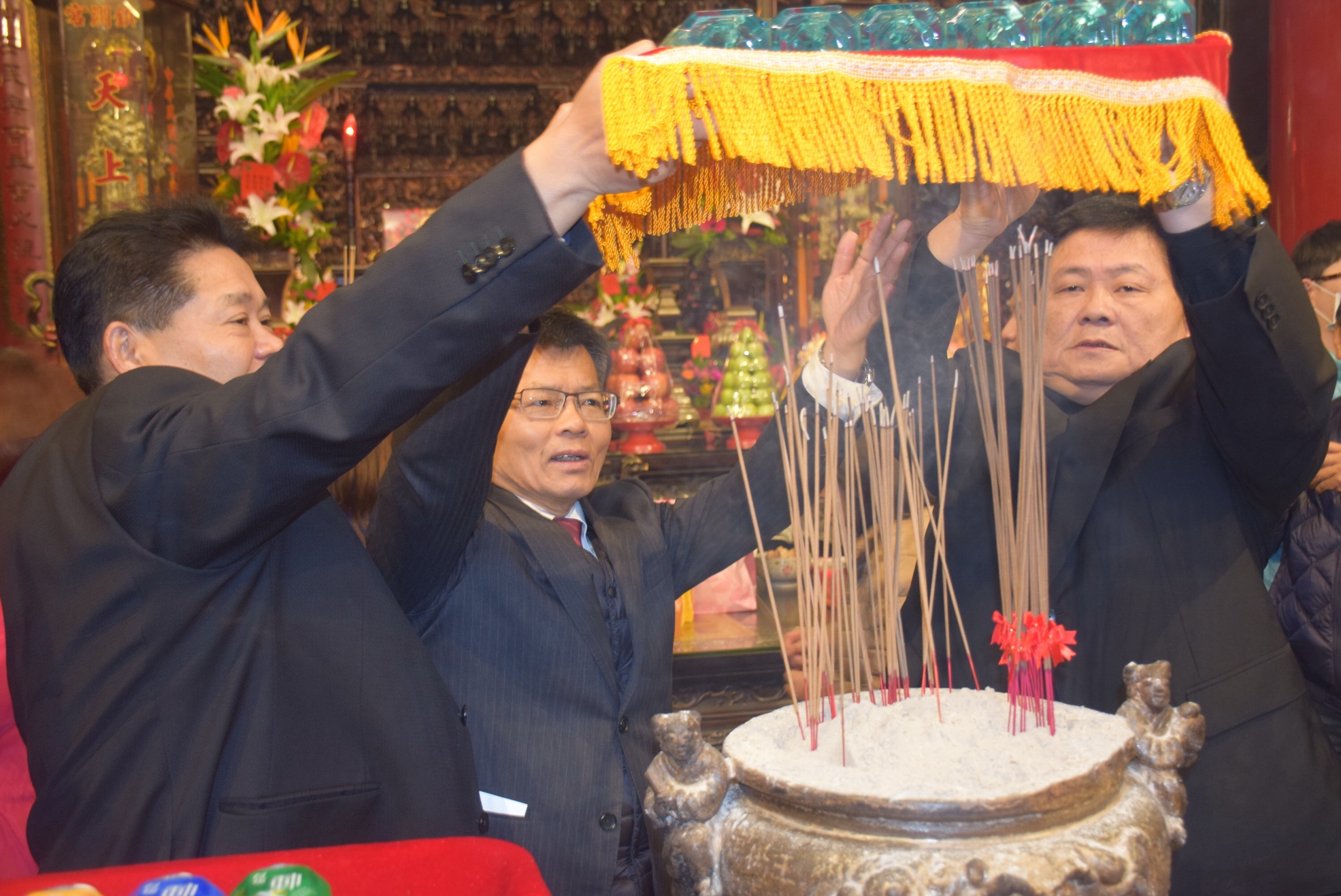 台鹽推出六款猴年好運水　大甲媽祖加持眾生喝平安