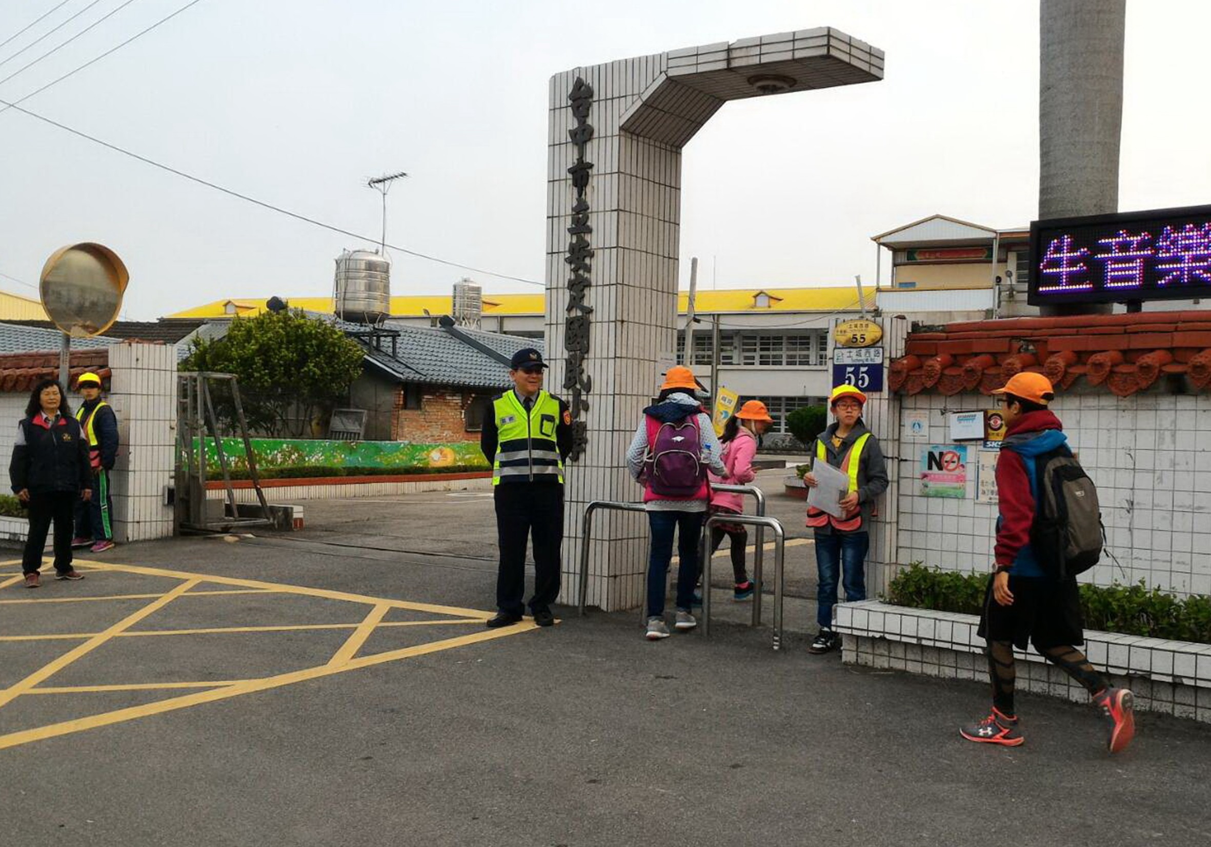 維護學生上下課安全　大甲分局擴大校園巡邏