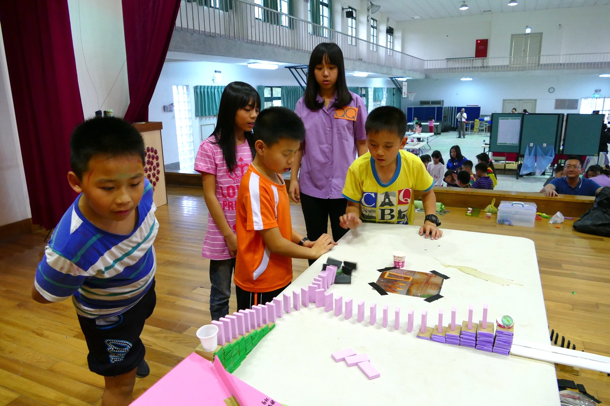 帶領學童一起玩樂　竹山高中「科學宅急便」創造嶄新典範