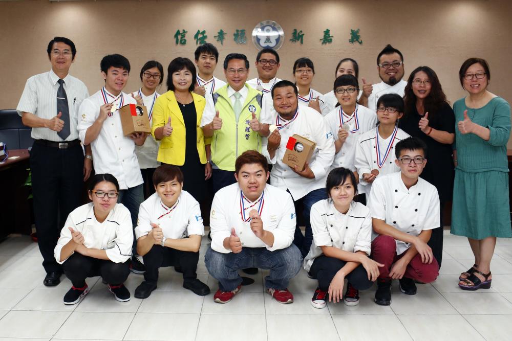 大同技術學院參與新加坡廚藝賽獲佳績　涂醒哲頒獎勉勵