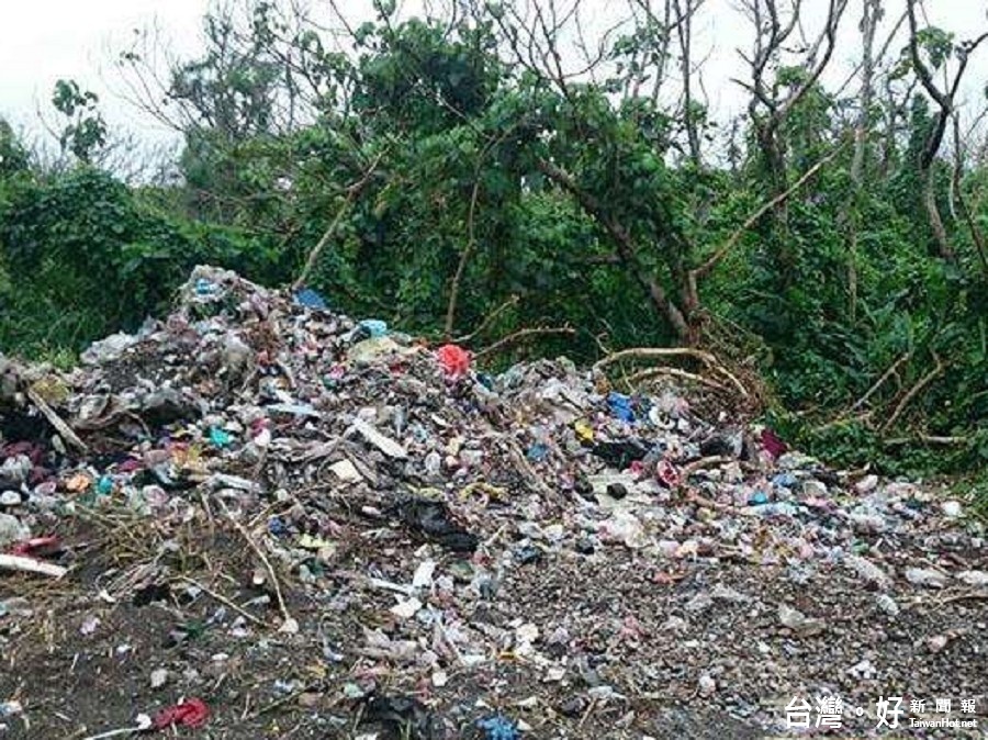鄉長怒了！　壯圍防風林遭棄置大量垃圾