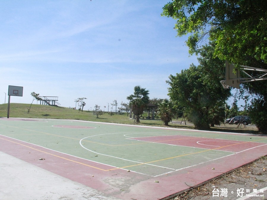 改善台東海濱公園球場安全　縣府設置綠籬作為防護