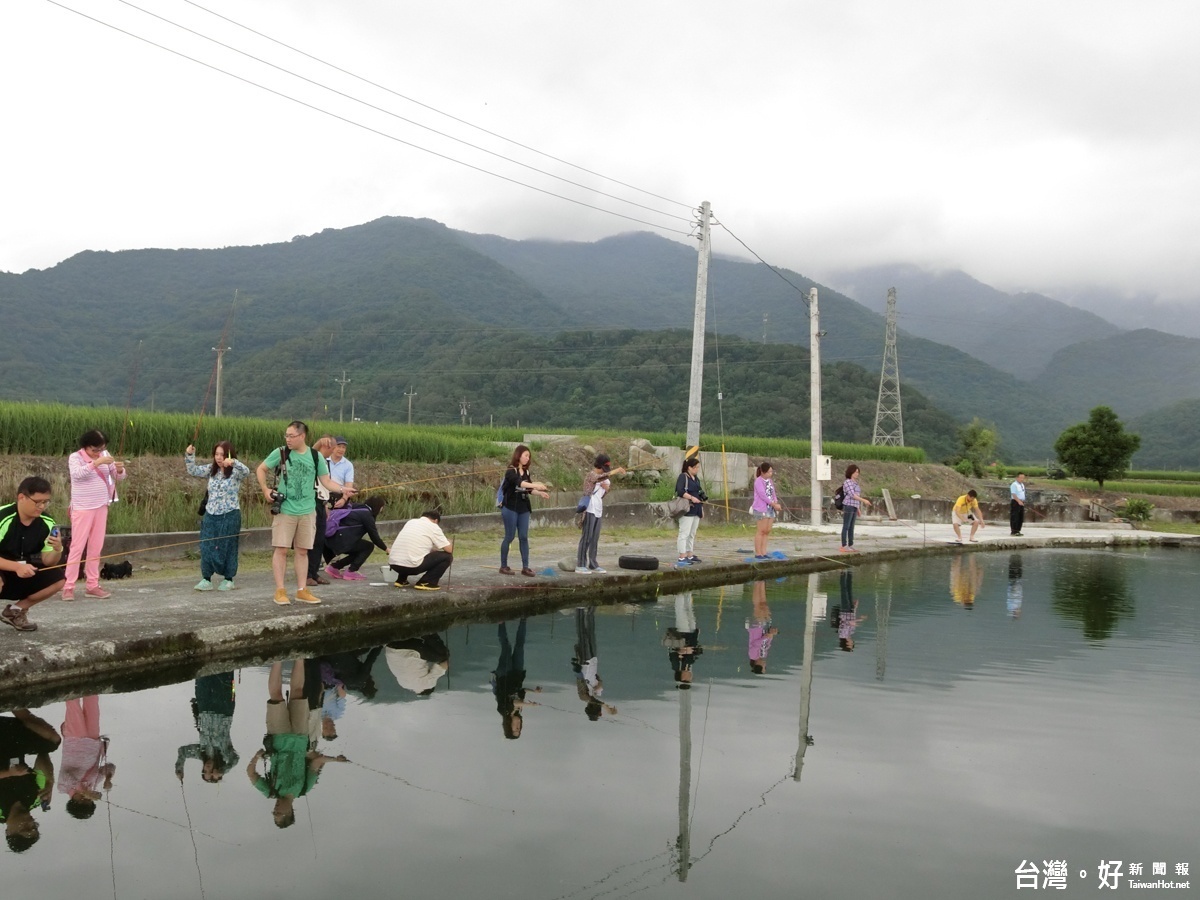 台東縣的富里鄉的台灣鯛農場，以地下泉水養殖，讓遊客享受釣魚樂。（圖／記者賴淑禎攝）