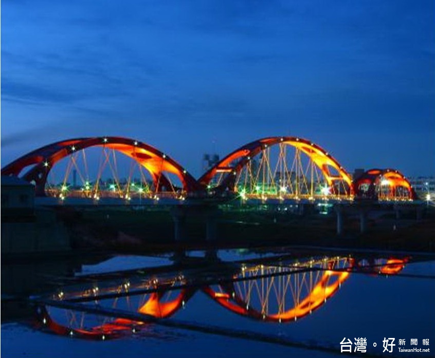 營造北港燈區水上光環境　北港觀光吊橋年底換新貌