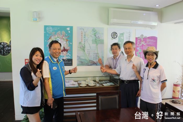 風景區管理處與桃園區農業改良場合作,於角板山行館辦理「根節蘭展」。