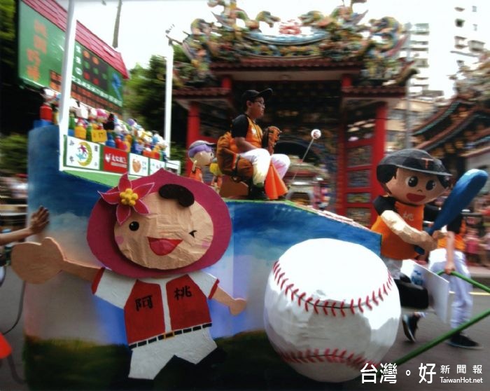 第一屆桃園盃閩南語講故事比賽和藝閣攝影比賽結果揭曉,表現桃園閩南的人情與創新活力。