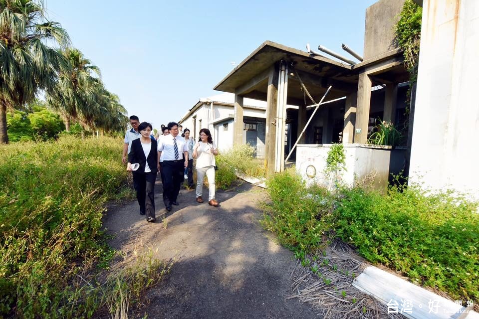 桃園市長鄭文燦偕同文化部長鄭麗君,前往前大園埔心基地,進行基地設施群會勘。