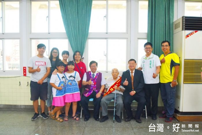 鄭市長向所有的父親說聲:「辛苦了,父親節快樂」。