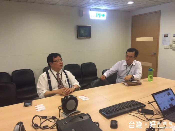 航空城公司董事長張昌財拜訪綠能電動車業者,雙方就桃園航空城未來產業專區發展及規畫溝通交流,希望政府能積極推動電動機車。