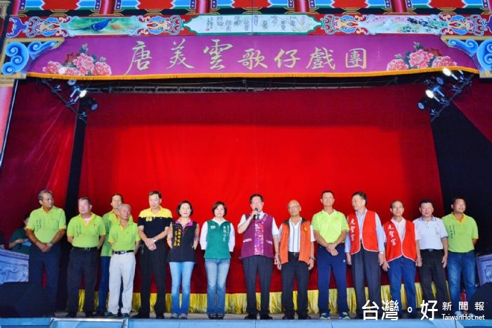 八德區傳統戲曲推廣演出,鄭市長:唐美雲歌仔戲細緻且創新,歡迎市民前來觀賞。