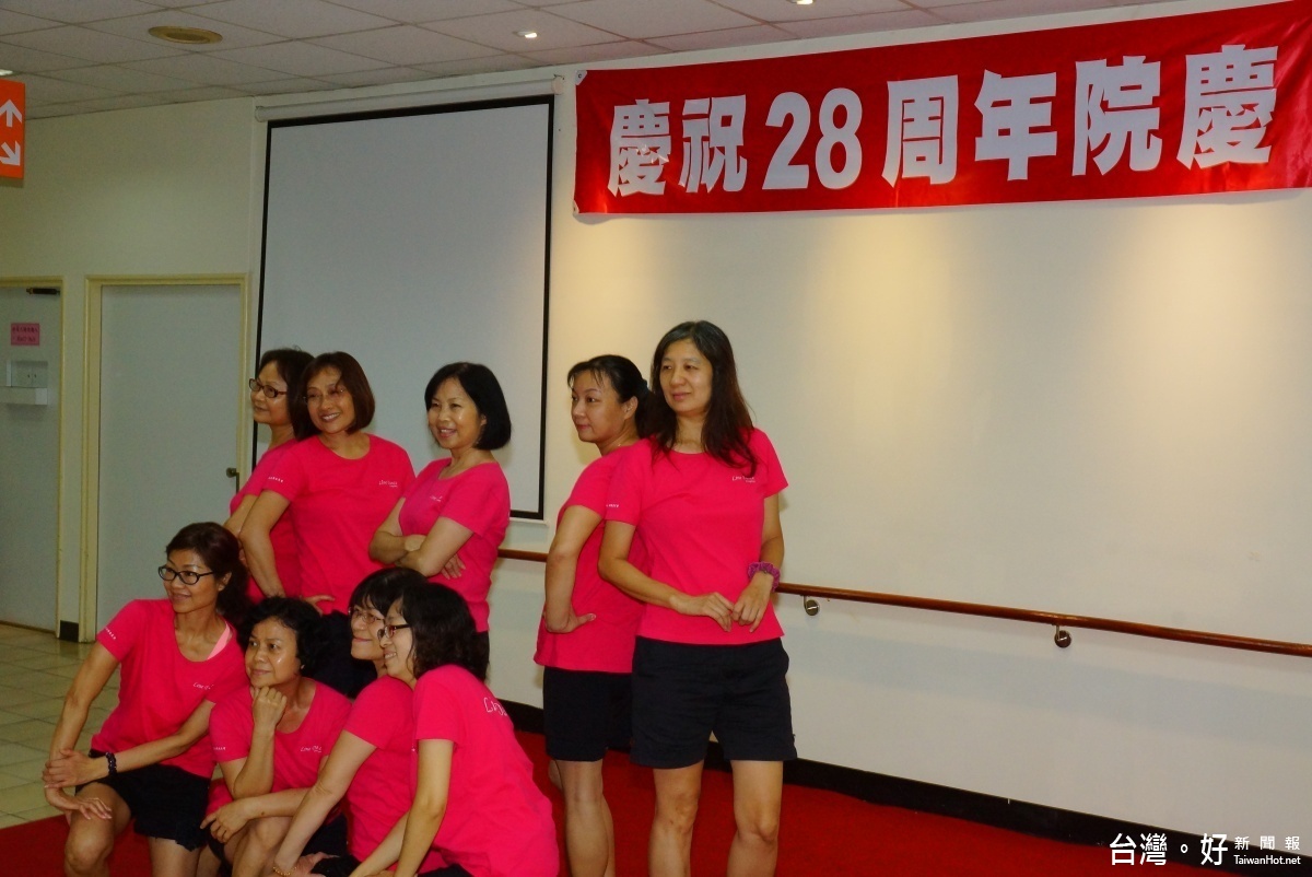 龍潭敏盛醫院28週年院慶,期許能帶給龍潭鄉親更細心及貼近社區的服務。
