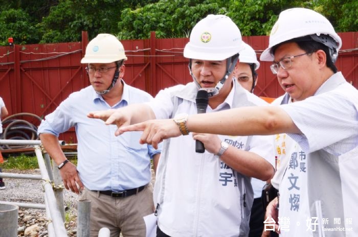 桃園市長鄭文燦,前往大溪區武嶺橋下,視察「員樹林排水水質淨化工程」。