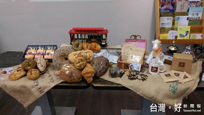 購買BOSKÉ咖啡麵包坊人氣商品美式工藝麵包、咖啡掛耳包、咖啡豆,並以兌換券的方式來帶動店內的來客數。