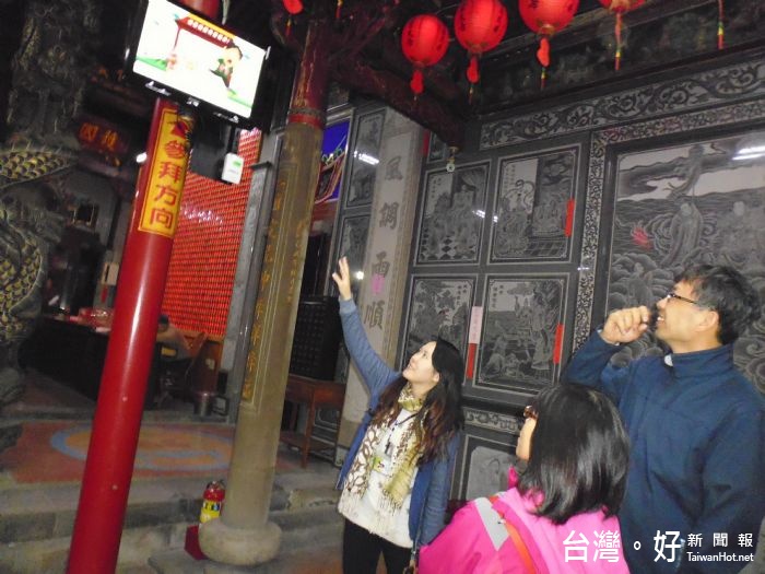 桃園市政府環保局鼓勵寺廟裝設PM2.5監測設備,維護信眾及工作人員的健康。