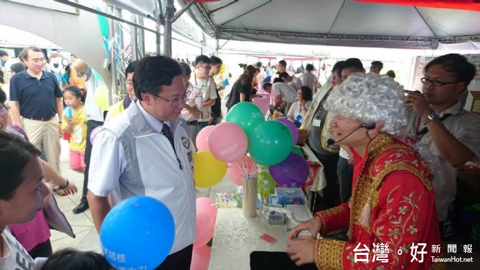 桃園市衛生局舉辦「市民卡在手 健康跟著我 健康聯盟樂活FUN一夏」活動。