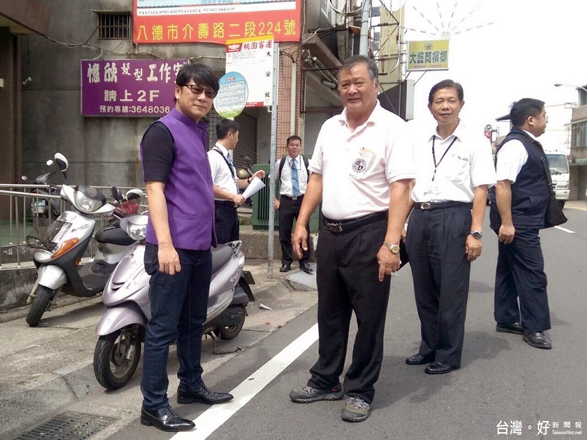 趙正宇立委協調八德-土城公車1695線,增設大湳水上樂園站獲得政府官員同意