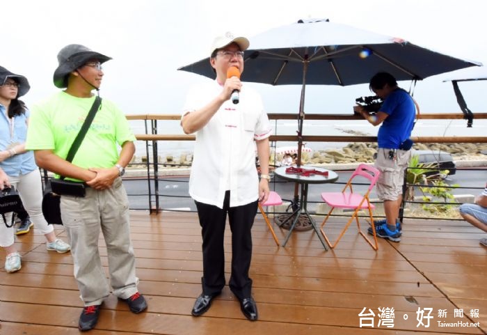 市府在新屋展場規劃3個停車場,分別為桃科1,300個、永安漁港800個及福興宮200個停車位。