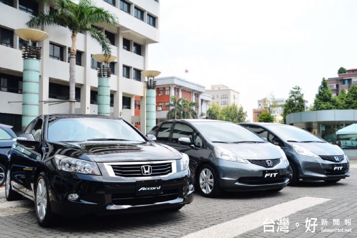 鄭市長感謝Honda Taiwan捐贈5部汽車，提供技職教育的年輕學子更多訓練空間，讓台灣技職教育發展的更好。 