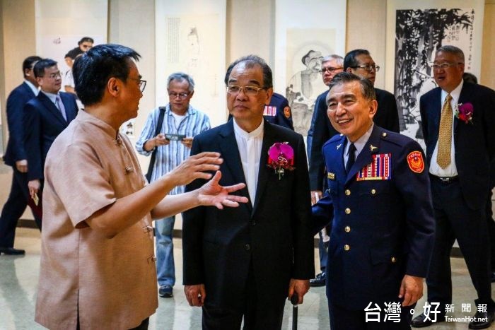 中央警察大學為慶祝建校80週年校慶及提升學生藝文教育,特於該校『誠園藝廊』舉辦「藝術名家聯展」開幕儀式。