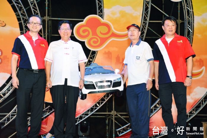 鄭市長:土地公的信仰就在生活當中,祝福市民度過美好的音樂之夜。