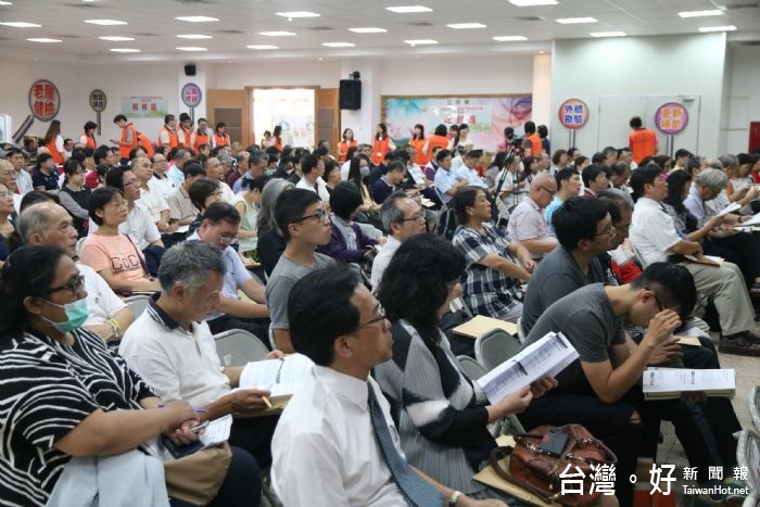 鄭文燦市長盼能夠充分解決市民的疑問,進一步協助其完成住家安全健檢。