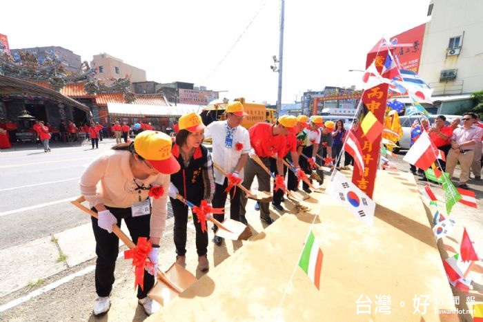 楊梅頭重溪三元宮動土典禮,鄭市長表示,祈求三官大帝保佑,讓楊梅建設蓬勃發展。