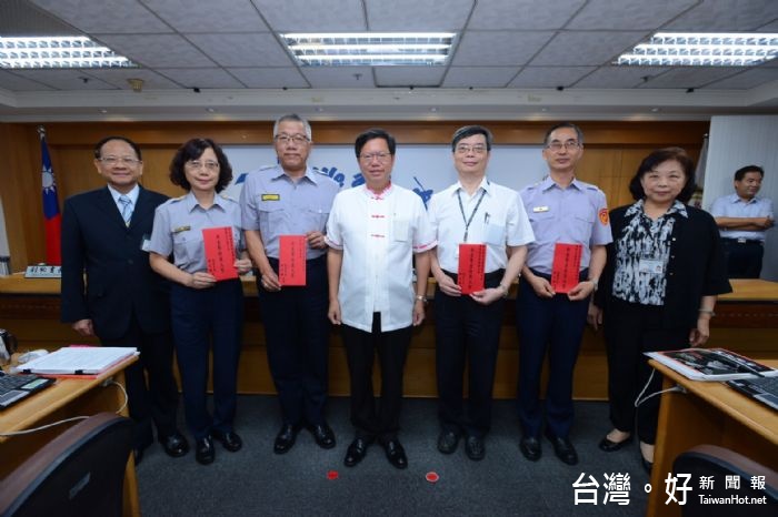 鄭市長表示,透過查緝私劣菸酒,達到維護國人健康、保障國家財政等雙重目標。