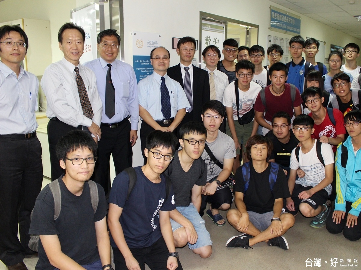 長庚大學工學院與Altera公司成立聯合實驗室,與會貴賓與師生合影