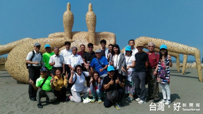 日本香川縣小豆島町參訪團新屋二日遊,前往桃園地景藝術節新屋展區,欣賞多謝多蟹、永生海、福求花、蚵一哨所、石滬人等沿海作品。