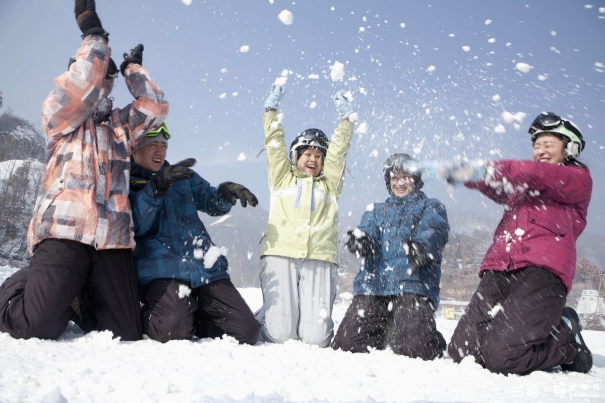 越來越多台灣人喜歡在冬天出國玩雪,享受特別的經驗。(圖/喜鴻假期提供)