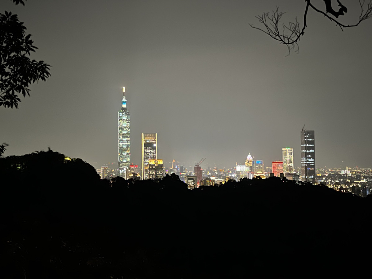 復興園欣賞臺北夜景（圖／北市大地處提供）