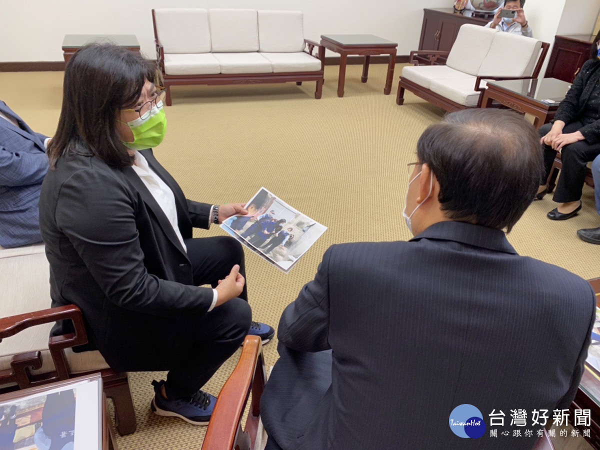 立委王美惠認為,法務部在戒具使用上已違反相關規定,顯然執法過當,不符合比例原則/立委王美惠辦公室提供