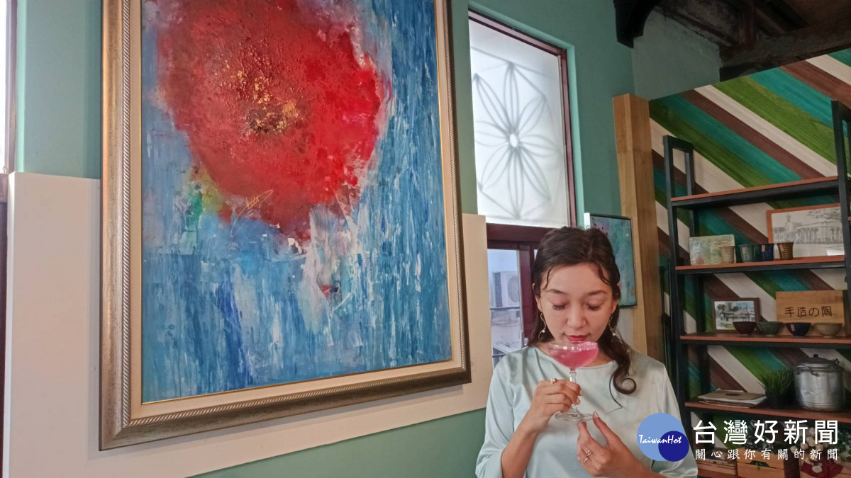 美女畫家朱先仙人生首展 如同品嚐ㄧ杯柯夢波丹