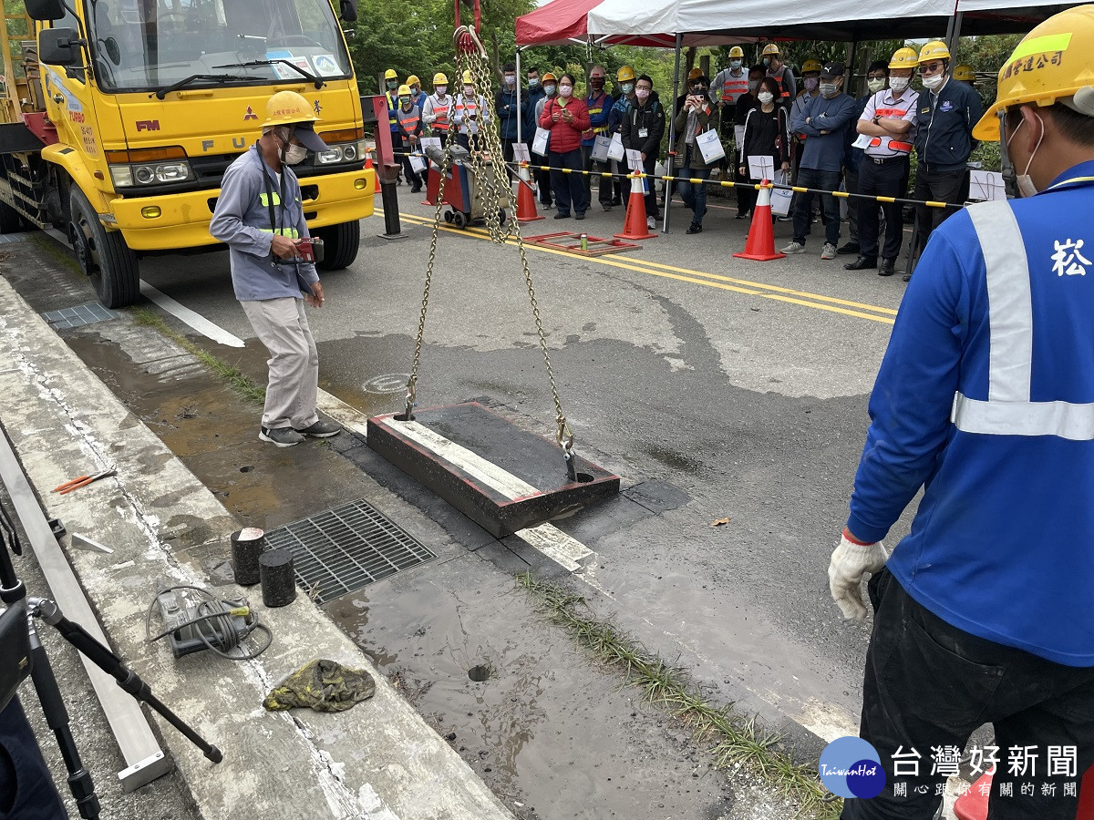 電信業創新孔蓋微創新工法試辦　有效解決孔蓋的路平問題