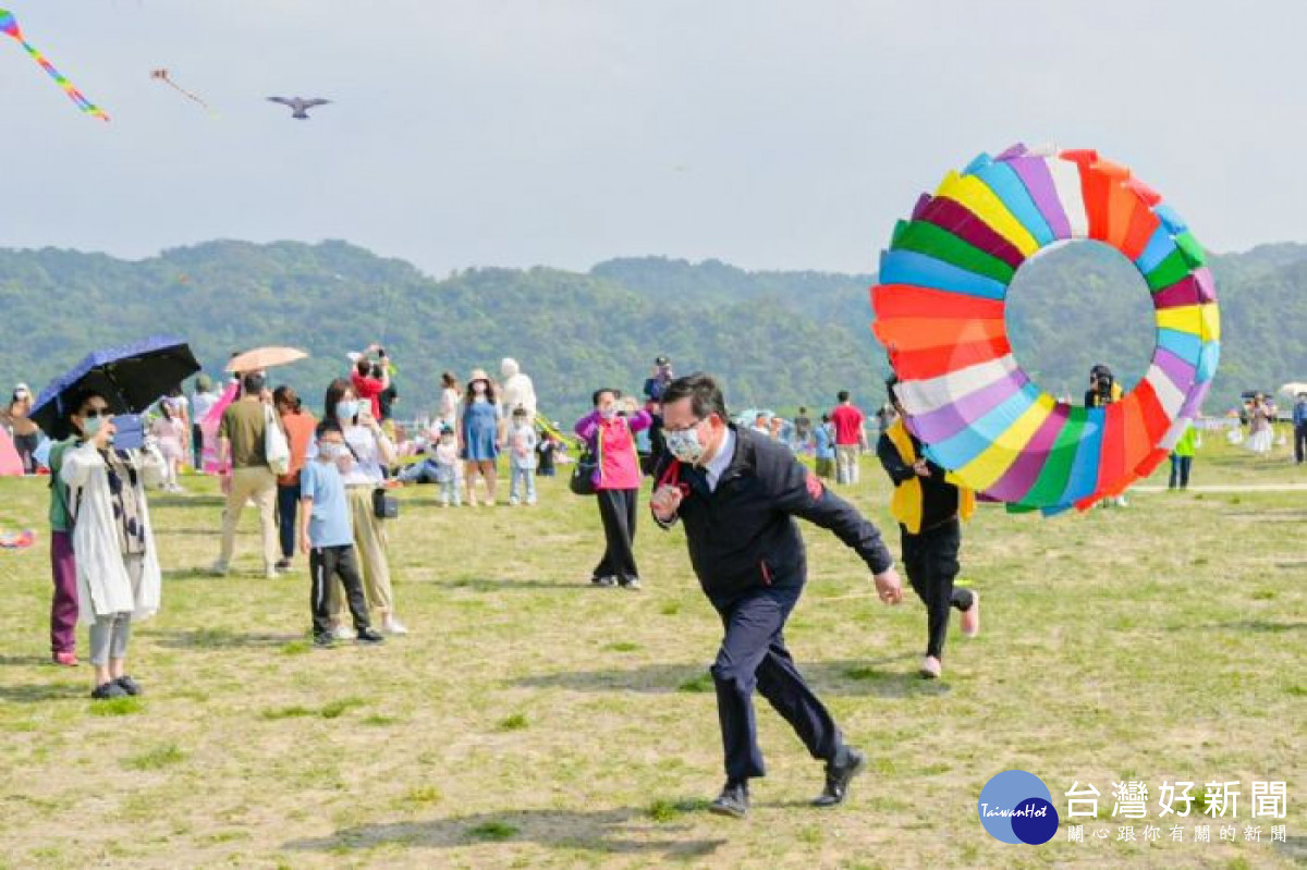 鄭市長表示，大漢西下游的中庄景觀土丘位於大溪風櫃口，適合空域活動