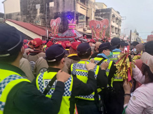 嘉義縣警局局長陳明君率同仁執行大甲媽遶境護轎安維任務／警方提供