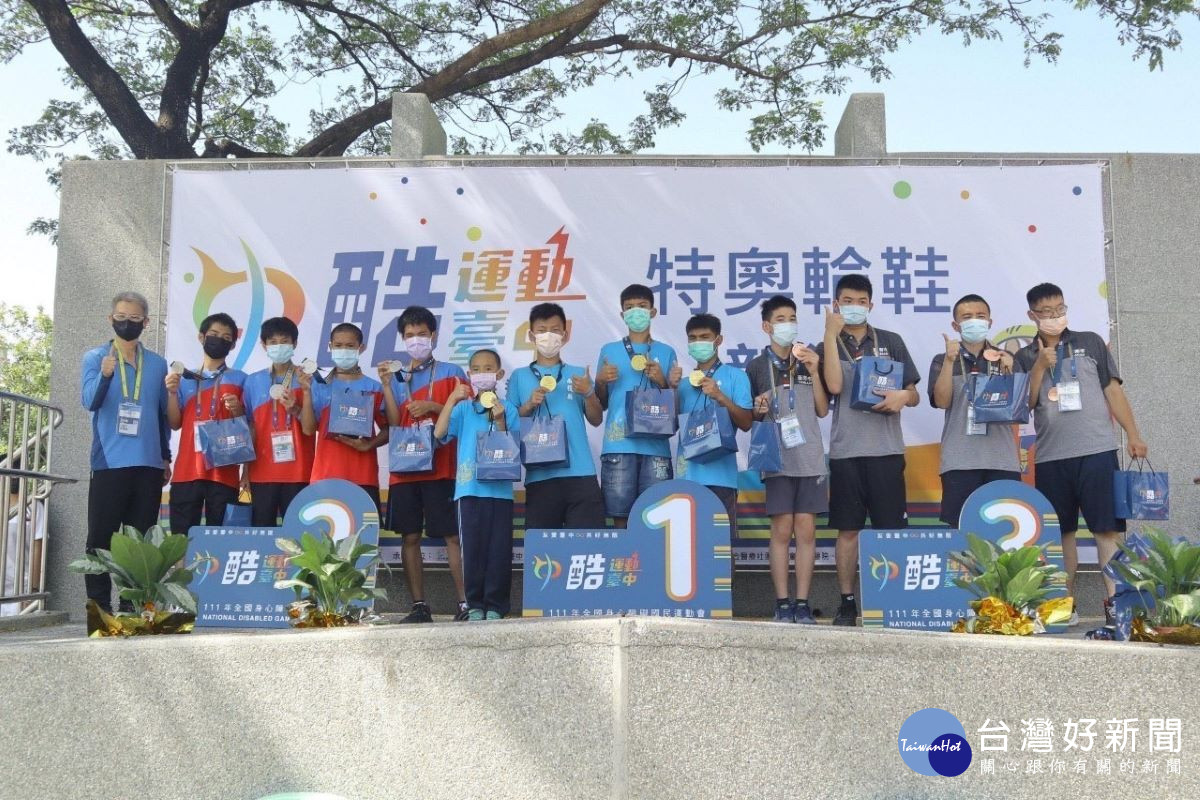 特奧輪鞋男子4人接力金牌