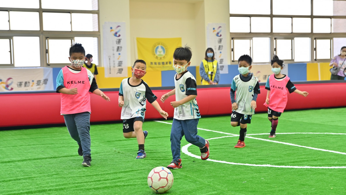 台中市政府重視兒童運動與身心發展，推行迷你足球並舉辦多場賽事。