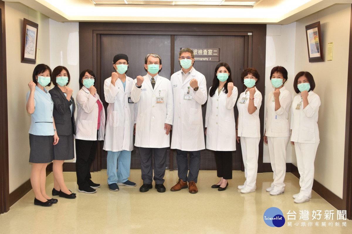 彰基醫療體系積極配合縣政府指示辦理，目前彰化縣內所有體系醫院皆已準備好，即日起做為輕症確診民眾的健康後盾。圖／記者鄧富珍攝
