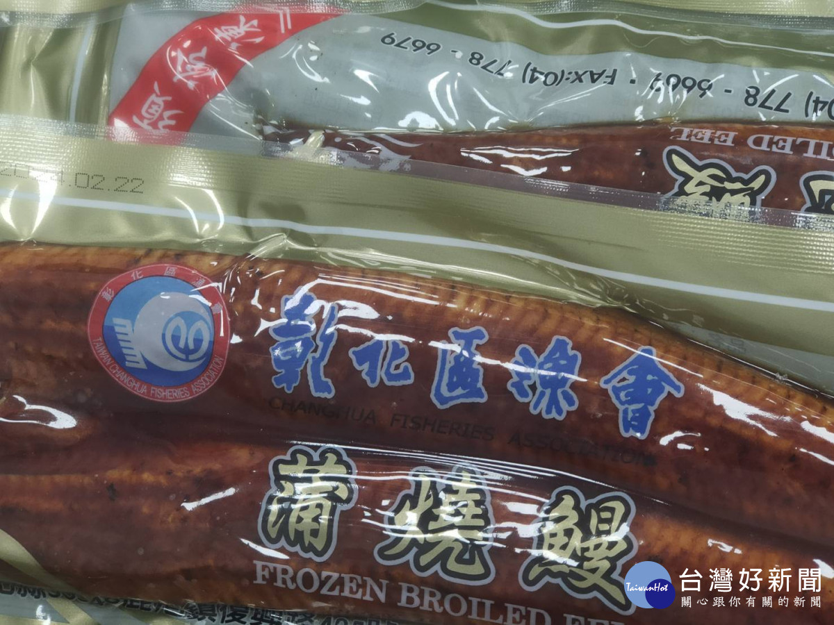 目前區漁會所賣的蒲燒鰻為一公斤5尾，網路價1800元，現場價1700元，每尾蒲燒鰻約200公克。圖／記者鄧富珍攝