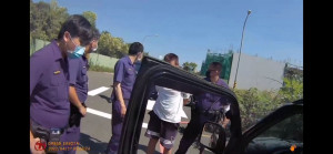 陳嫌逃至工地後被警方制伏／警方提供