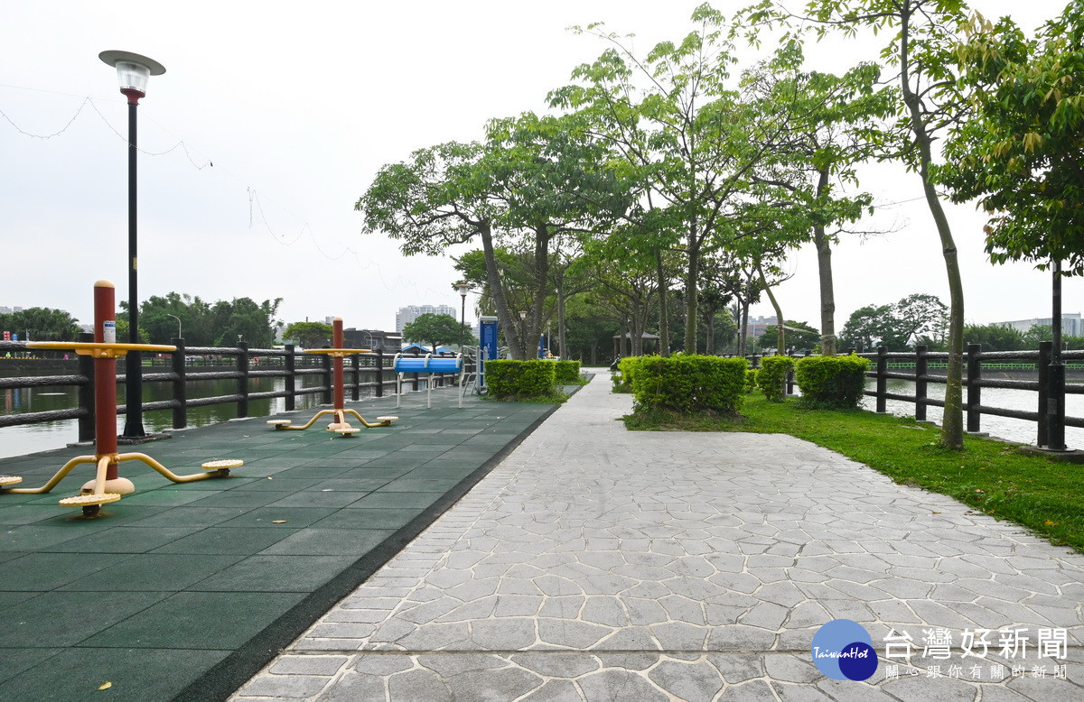 總工程經費416萬4,999元，八德茄苳埤塘公園完成景觀設施改善。