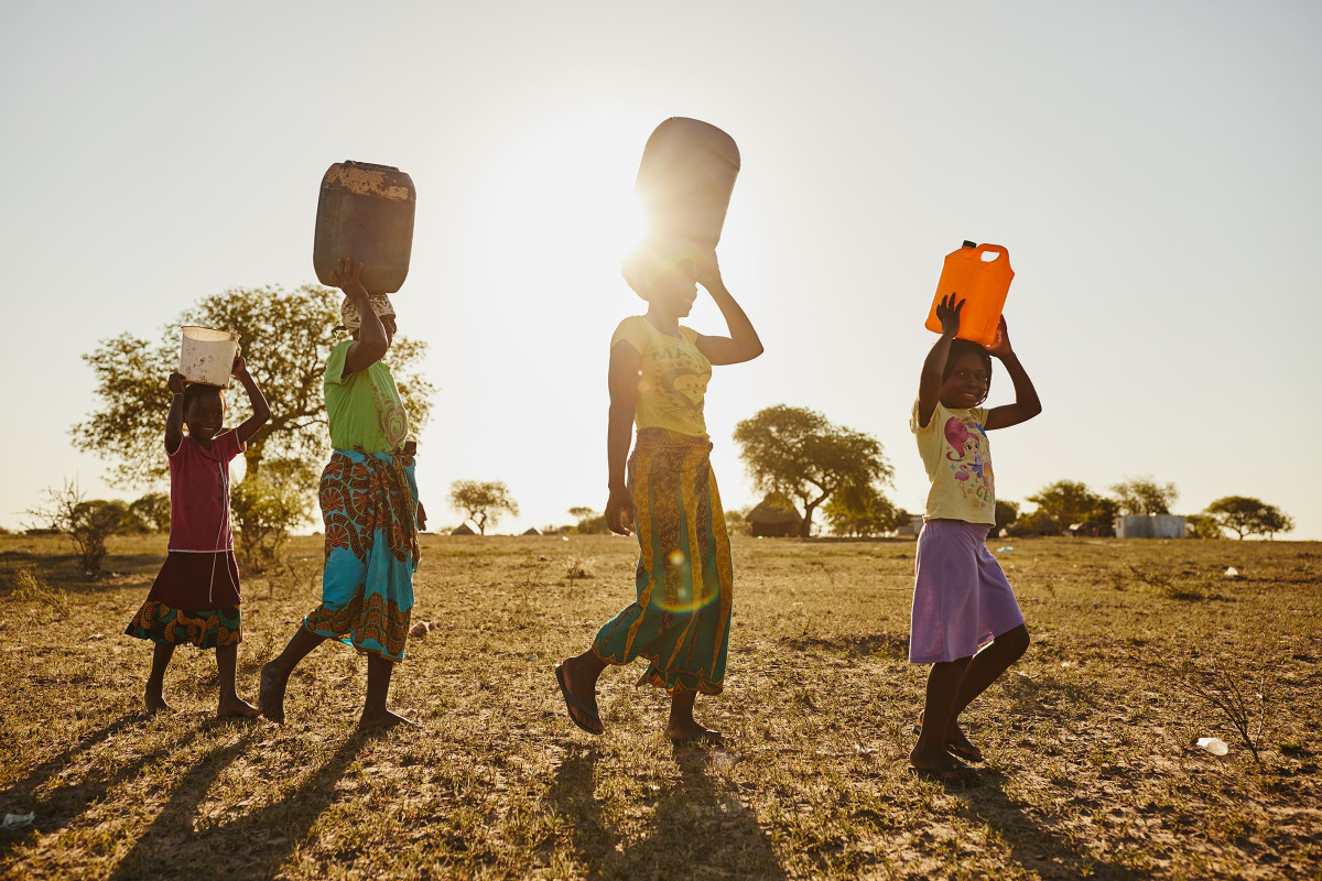 母親節前夕,台灣世界展望會呼籲民眾捐款響應水資源行動,終止弱勢社區因為不乾淨水導致的各樣憾事(台灣世界展望會提供)