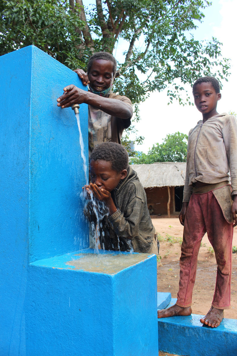 世界展望會在2021年初為社區建造了新的供水系統，幫助孩子與家庭從此不再喝髒水，也有水可以洗手、建立衛生習慣(台灣世界展望會提供)