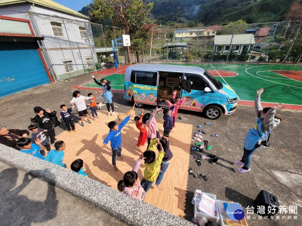 台灣玩具圖書館協會在發揮協會理念，將快樂帶給社會的同時，也提供許多失業者在地就業工作機會。(照片為疫情前拍攝)<br />
